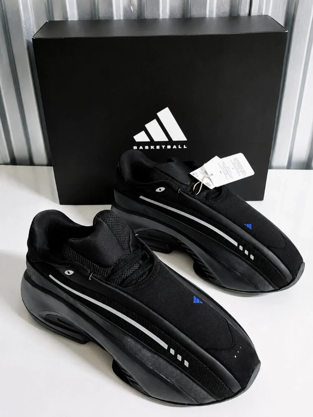 Adidas Mad IIInfinity 'Black Carbon' Mens Size 11.5 Sneakers Basketball IG7941